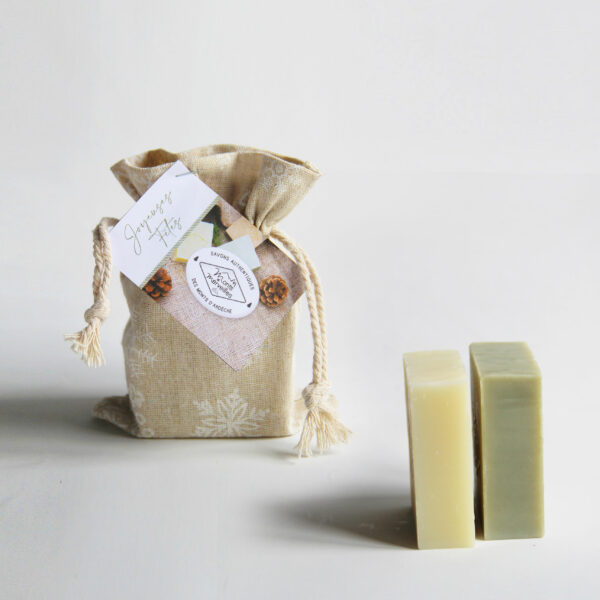 pochon-cadeau-Noël-Monts-et-Merveilles-savon-d-ardèche