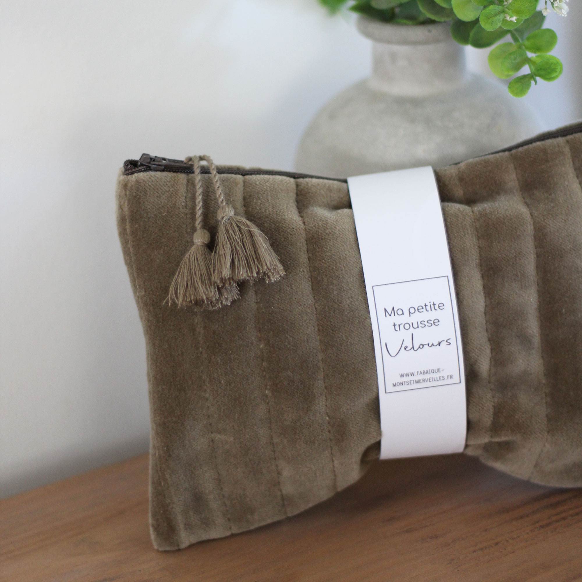 Trousse-cosmetique-toilettes-velours